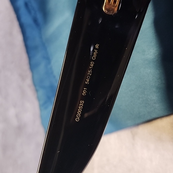 Gucci Sunglasses - Picture 8 of 11